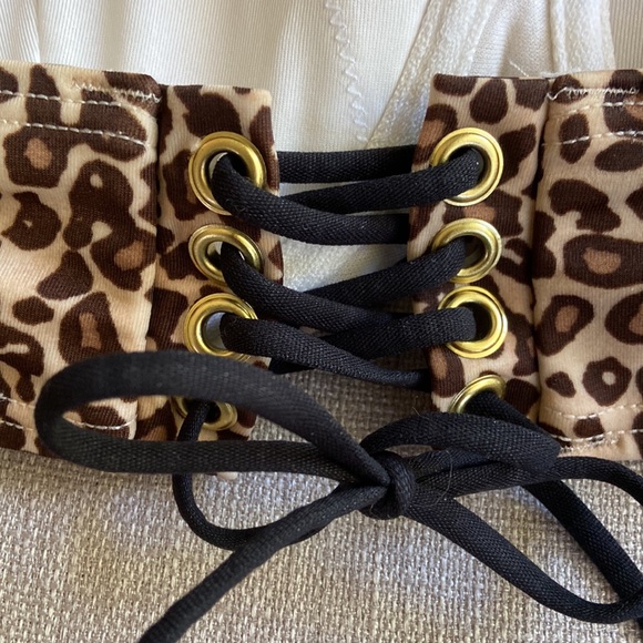 Victoria’s Secret bikini top, Size 34C - Picture 3 of 3